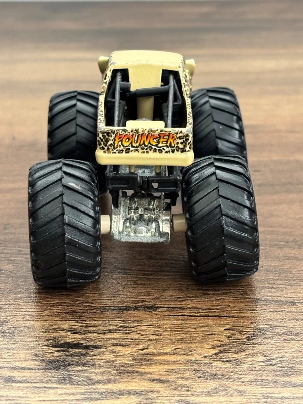 Monster Jam 1:64 Pouncer Die Cast Leopard Print Monster Truck Hot Wheels Toy